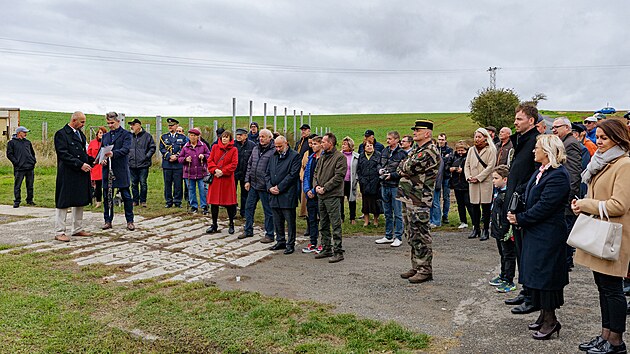 Leteck eso druh svtov vlky Josefa Frantika pipomn od soboty v jeho rodnch Otaslavicch na Prostjovsku originln pomnk. (5. jna 2024)