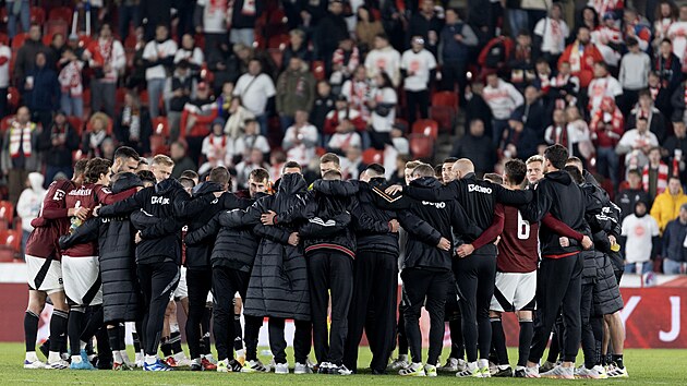 Spar�an� vst�eb�vaj� prohru v Edenu.