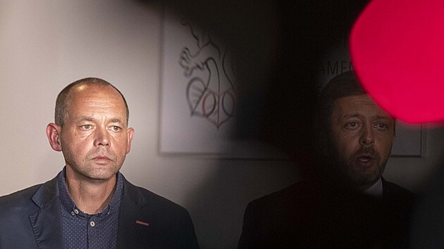 Kandid�t STAN na ministra pro m�stn� rozvoj, dosavadn� karlovarsk� hejtman Petr Kulh�nek, a ��f STAN V�t Raku�an