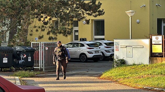 V pra�sk� �im�nkov� ulici majiteli utekli dva rotvajle�i a usmrtili jin�ho psa a pokousali jeho majitelku.