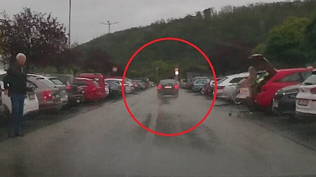 ofr ujdl policistm z Kuimi do brnnskch ekovic rychlost i dv st kilometr v hodin.