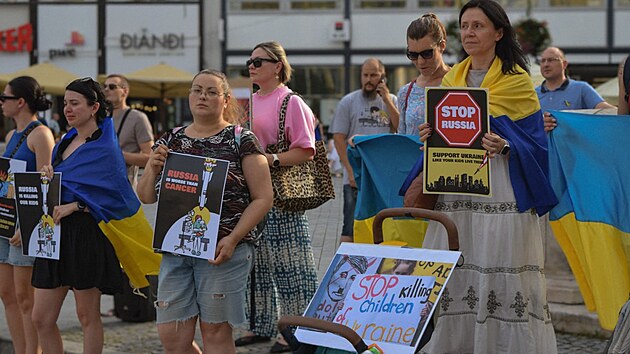 Demonstrace na podporu Ukrajiny napadan Ruskem na nmst Svobody v Brn.