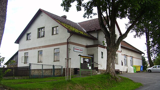 Hospoda v H�i�t�ch, kde byl v ��jnu 1944 zast�elen gener�l Vojt�ch Lu�a. Dnes u� nestoj�. Na jej�m m�st� roste novostavba.