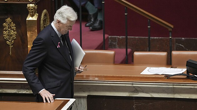 Francouzsk premir Michel Barnier pedn svj obecn politick projev v Nrodnm shromdn v Pai. (1. jna 2024)