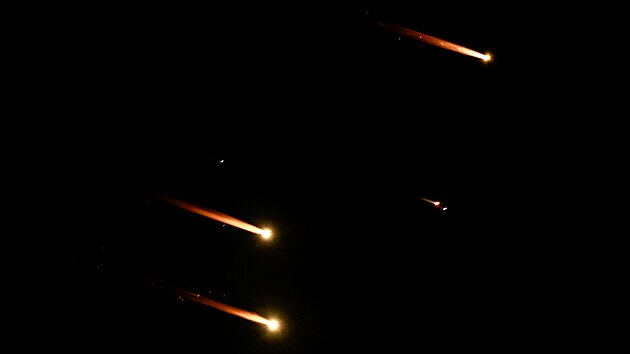 �r�n ude�il na Izrael. Na Tel Aviv vyslal n�kolik raket. (1. ��jna 2024)