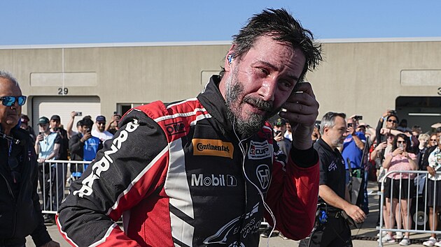 Herec Keanu Reeves debutoval v automobilov�m z�vodu Toyota GR Cup na slavn�m okruhu v Indianapolis. (5. ��jna 2024)