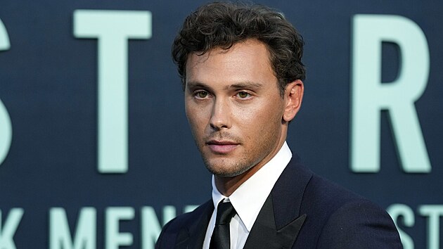 Herec Cooper Koch (Los Angeles, 16. z��� 2024)