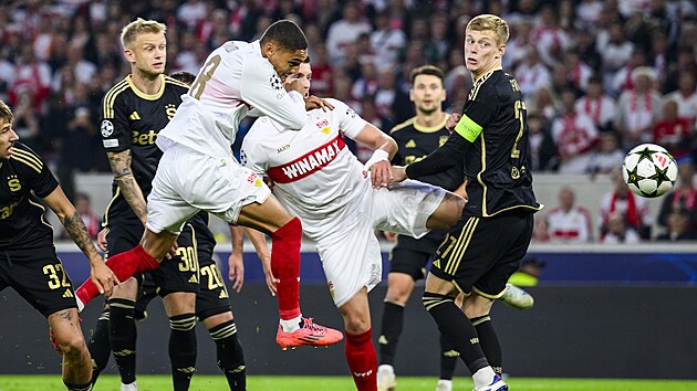 Enzo Millot hlavikuje do st Sparty a posl Stuttgart do veden.