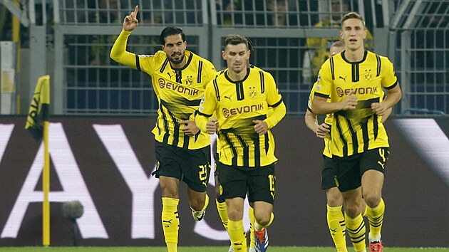 Emre Can (vlevo) z Dortmundu po g�lu do s�t� Celtiku.