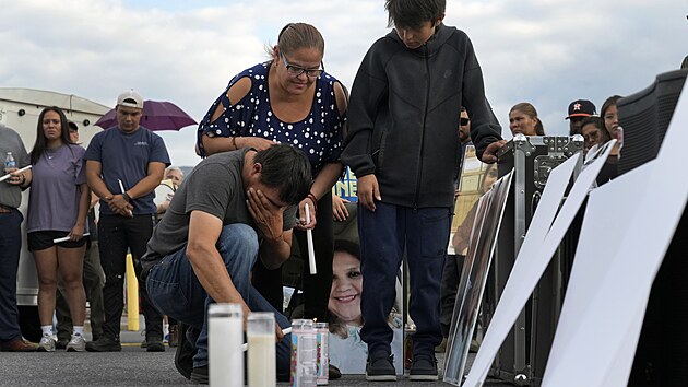 Ameri�ani ve st�t� Tennessee truchl� za ob�ti ni�iv�ho hurik�nu Helene. (3. ��jna 2024)