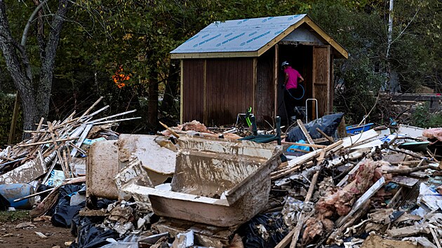 Hurik�n Helene zanechal v Crestonu v Severn� Karol�n� spou��. (5. ��jna 2024)