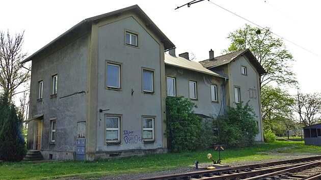 V�pravn� budova m�stn� dr�hy Stud�nka � �tramberk stoj� dodnes. GPS: 49.7080906N, 18.0714358E