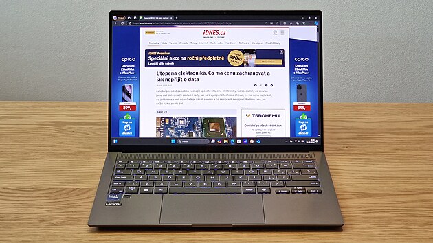 Asus Zenbook S14 OLED