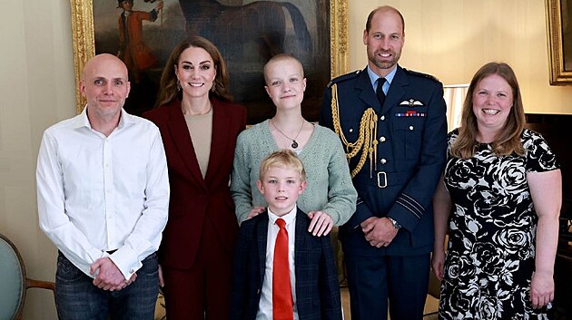 Princezna Kate, princ William a Liz Hattonov� s bratrem a rodi�i ve Windsoru (2. ��jna 2024)