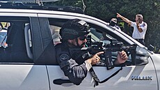 Policie zasahuje po teroristickém útoku v izraelské Chadee (9. íjna 2024)