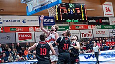 Joey Brunk z Pardubic zakon�uje v oble�ení Ond�eje Sehnala, Martina K�í�e a J....