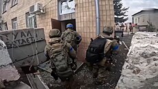 Ukrajinci nato�ili boje v Torecku, Rusové m�li p�evahu