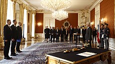 Prezident Petr Pavel jmenoval dva nové ministry. Novým ministrem pr�myslu a...