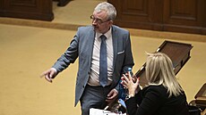 Marek Benda a Alena Schillerová na mimo�ádné sch�zi Poslanecké sn�movny k...