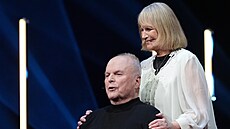 Cenu za propagaci divadelního um�ní p�evzal Alfred Strej�ek.