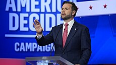 J.D. Vance b�hem debaty kandidát� na viceprezidenta (1. �íjna 2024)