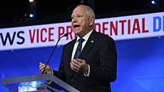 Tim Walz b�hem debaty kandidát� na viceprezidenta (1. �íjna 2024)
