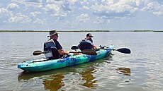 Na kajaku v mok�adu Pointe aux Chenes