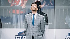Bývalý �eský hokejista Patrik Eliá� na st�ída�ce New Jersey b�hem náv�t�vy NHL...
