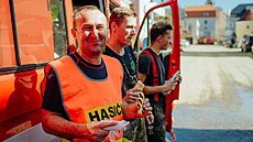 Bhem záijových povodní muselo do akce 5 500 jednotek profesionál i...