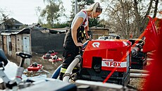 Bhem záijových povodní muselo do akce 5 500 jednotek profesionál i...