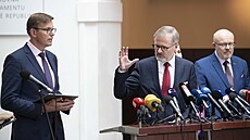 Tiskový briefing po jednání vlády. Na snímku hovo�í premiér Petr Fiala (ODS)....