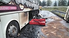 Na Jesenicku hasii pomáhali u hoícího autobusu, který peváel mladé...