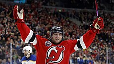 Seamus Casey si vychutnává chvíle po gólu, kterým srovnal skóre mezi New Jersey...