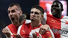 Slavisté Tomá Chorý, Christofos Zefeiris a El Hadji Malick Diouf slaví druhý...