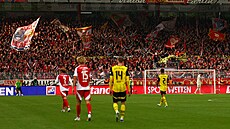 Fanou�ci Unionu Berlín jásají nad výhrou 2:1 nad Borussií Dortmund.