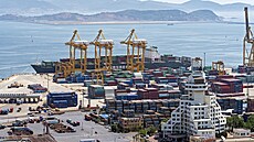 Kontejnerový terminál v �ínském Tai-len v severovýchodní provincii Liao-ning,...