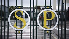 Brána stá�írny minerální vody Perrier ve francouzském Vergeze, kde se nachází...