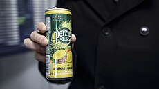 Perrier v souladu s rostoucím trendem nealkoholických nápoj� nabízí i ochocené...