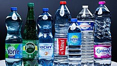 Zna�ky vod, které má spole�nost Nestlé pod svými k�ídly: (zleva) Saint-Yorre,...