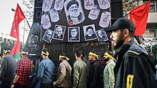 Íránci na protiizraelském shromádní v Teheránu, pi kterém vzpomínají na...