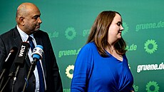 Strani�tí spolup�edsedové n�meckých Zelených Omid Nouripour a Ricarda Langová...