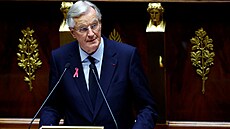 Francouzský premiér Michel Barnier pednáí svj obecn politický projev v...