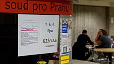 Za�ala stávka zam�stnanc� soud�, kterou kv�li nízkým plat�m vyhlásil Odborový...