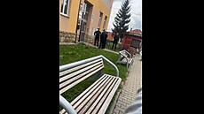 Zasahující policie v Kory�anech na Krom��í�sku