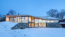 Prosklená fasáda umo��uje pou�ití velkoplo�ných sklen�ných konstrukcí s vysokou...