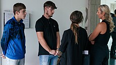 Denis Kucha� (vlevo) a Filip Géba stanuli p�ed krajským soudem za zbití t�í...