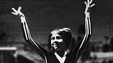 Gymnastka Vra erná po výhe na kladin na Svtovém poháru v Sao Paulu v roce...