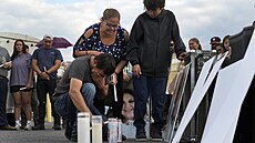 Ameriani ve stát Tennessee truchlí za obti niivého hurikánu Helene. (3....