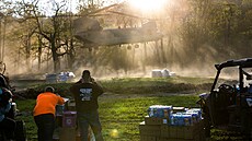 Hurikán Helene zanechal v Crestonu v Severní Karolín� spou��. (5. �íjna 2024)