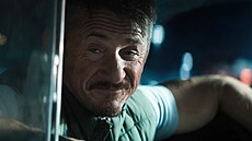 Sean Penn jako taxiká� Clark ve filmu Daddio (Tatík)